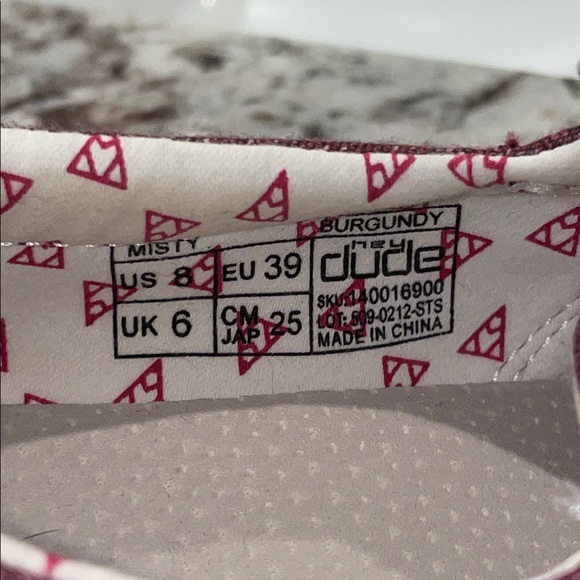 Hey Dude Women's Burgundy Flats - Picture 7 of 7